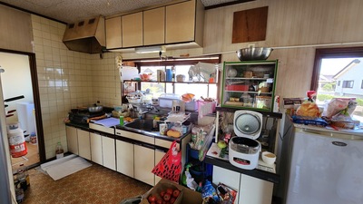 鷺野谷様キッチン前.jpg