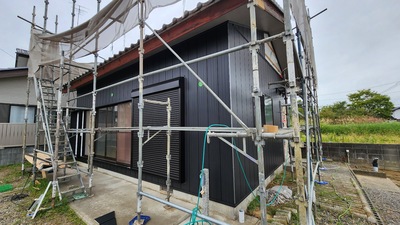 宮下邸外壁貼り.jpg