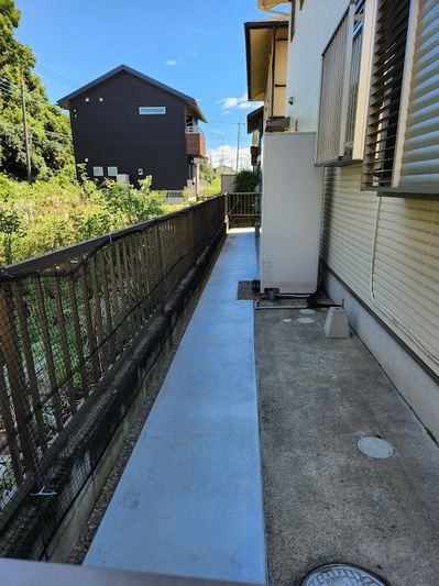 草むしりはヤダ.jpg
