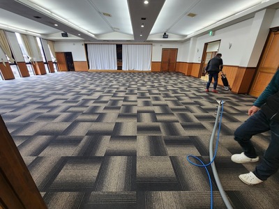 カーペットタイル清掃.jpg