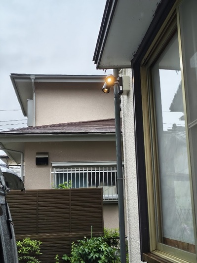 島﨑邸防犯ライト取付.jpg