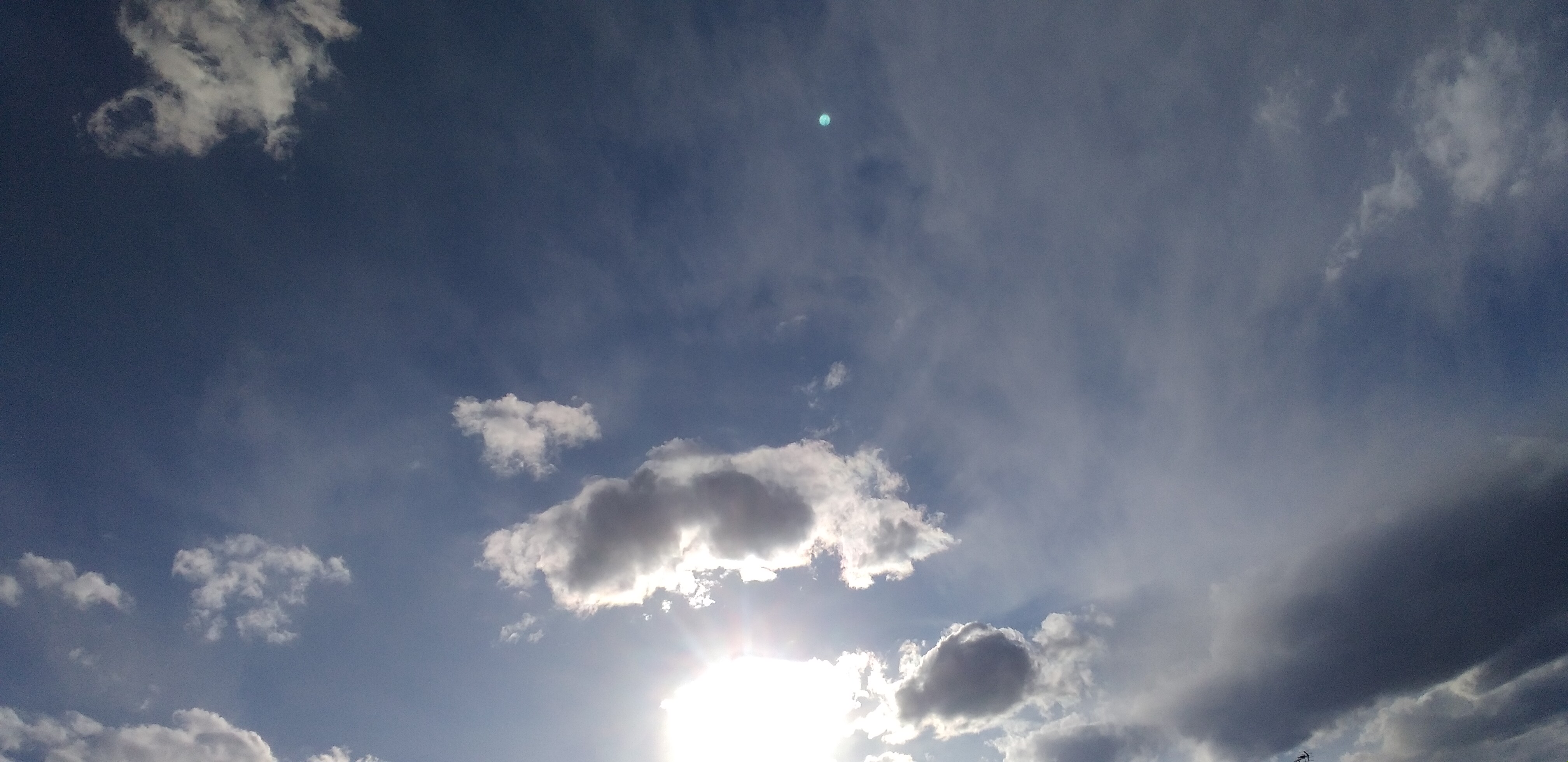 https://www.smile0136.com/blog_results/%E6%B0%B4%E8%89%B2%E3%81%AE%E7%A9%BA%E3%81%9D%E3%82%89.jpg