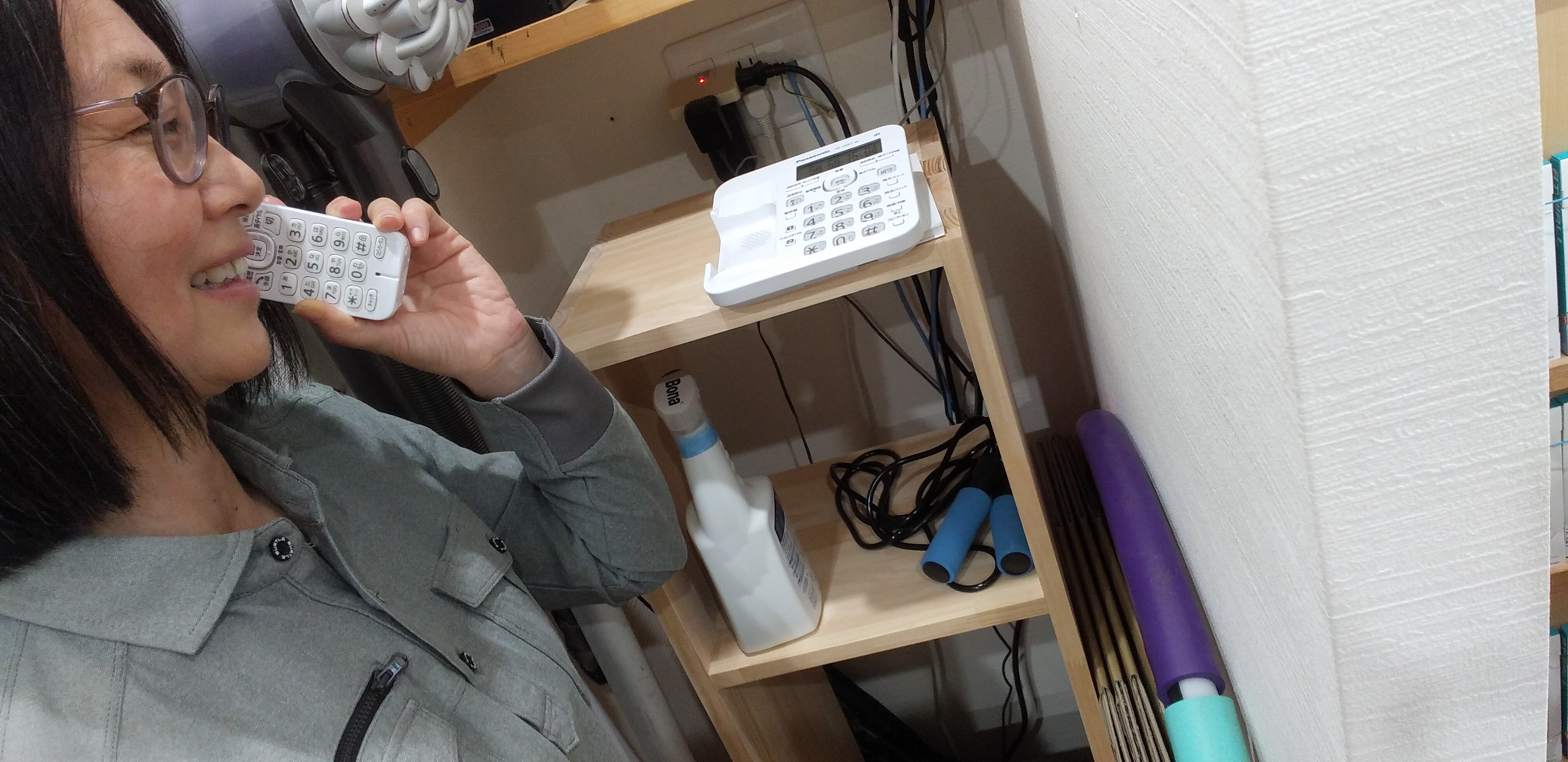 https://www.smile0136.com/blog_results/%E8%8F%AF%E3%81%A1%E3%82%83%E3%82%93%E9%9B%BB%E8%A9%B1%E4%B8%AD1.jpg