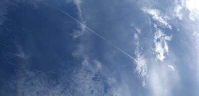 散歩中空.jpg