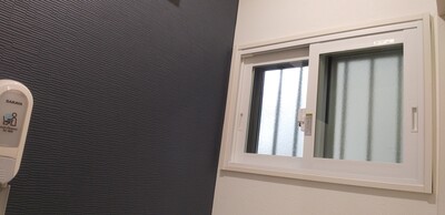 トイレ内窓完成今日撮影.jpg