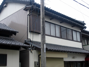 外壁塗装（アクリル）